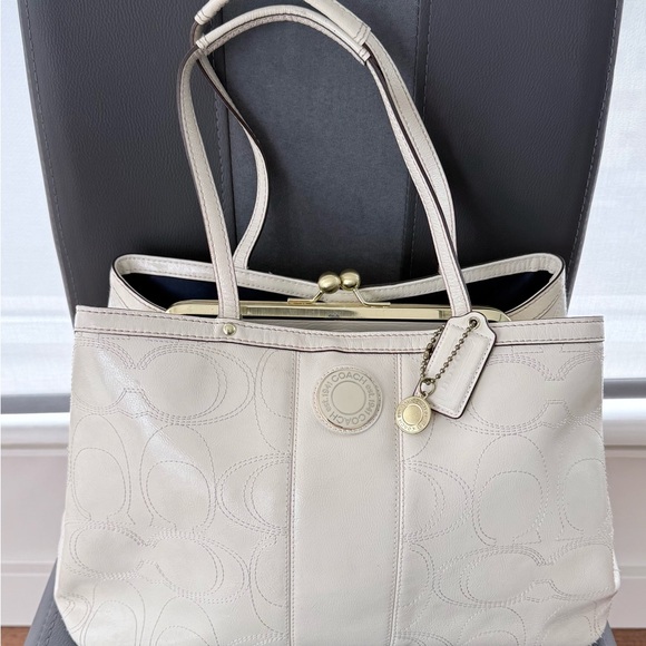 Coach Kristin Embossed Signature Kisslock Doctor Bag - Picture 3 of 13